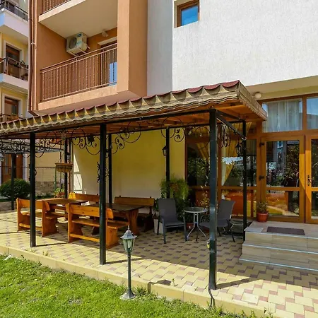 Holiday home Family Double In Dafinka Nx